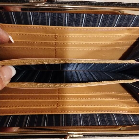 BRAND NEW BLACK SNAKE WALLET WITH SILVER SNAP CLOSURE - Picture 6 of 6